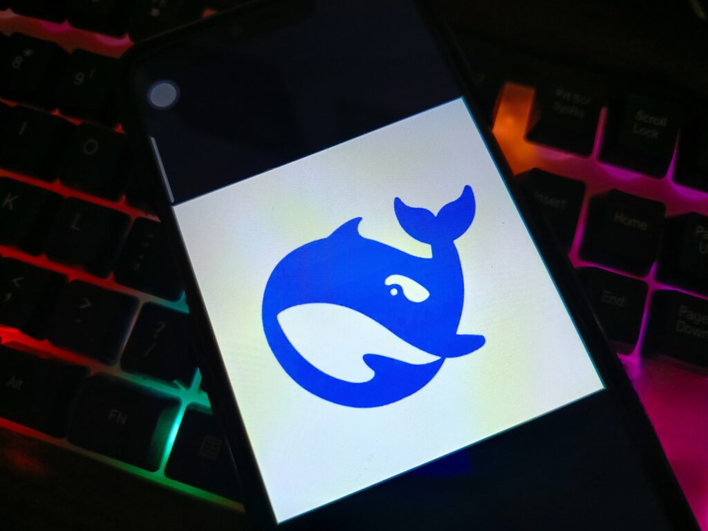 Texas Governor Orders Ban on DeepSeek, RedNote for Government Devices